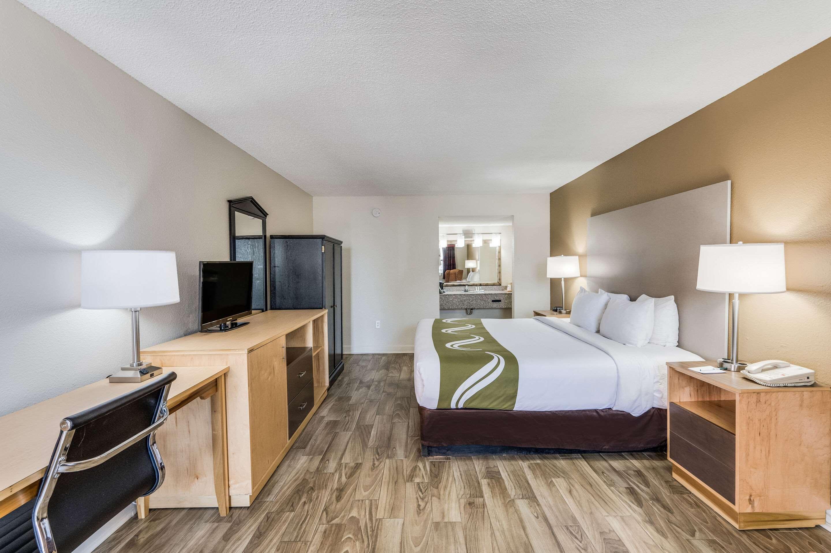 Quality Inn & Suites Hot Springs-Lake Hamilton Exteriör bild