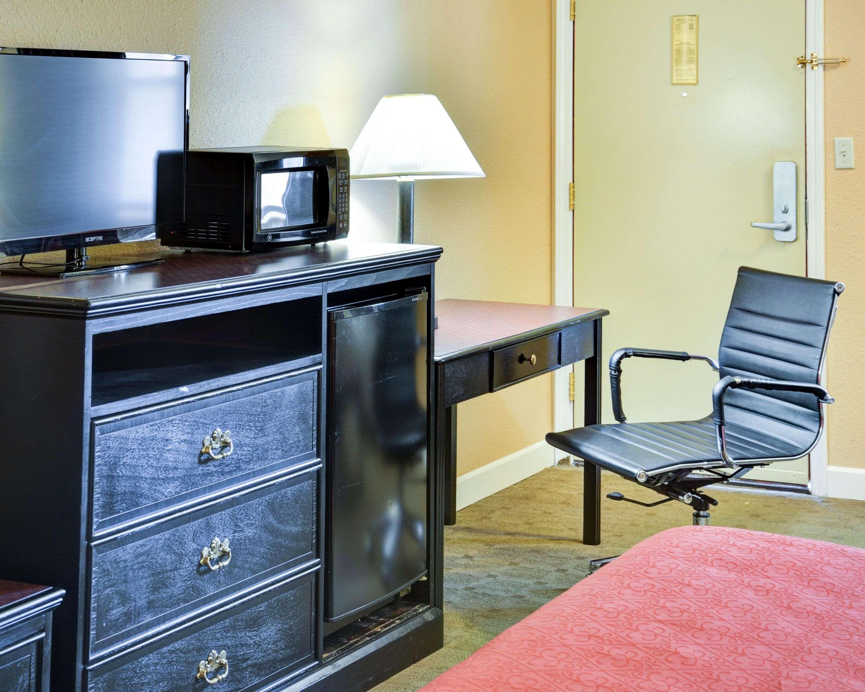 Quality Inn & Suites Hot Springs-Lake Hamilton Exteriör bild
