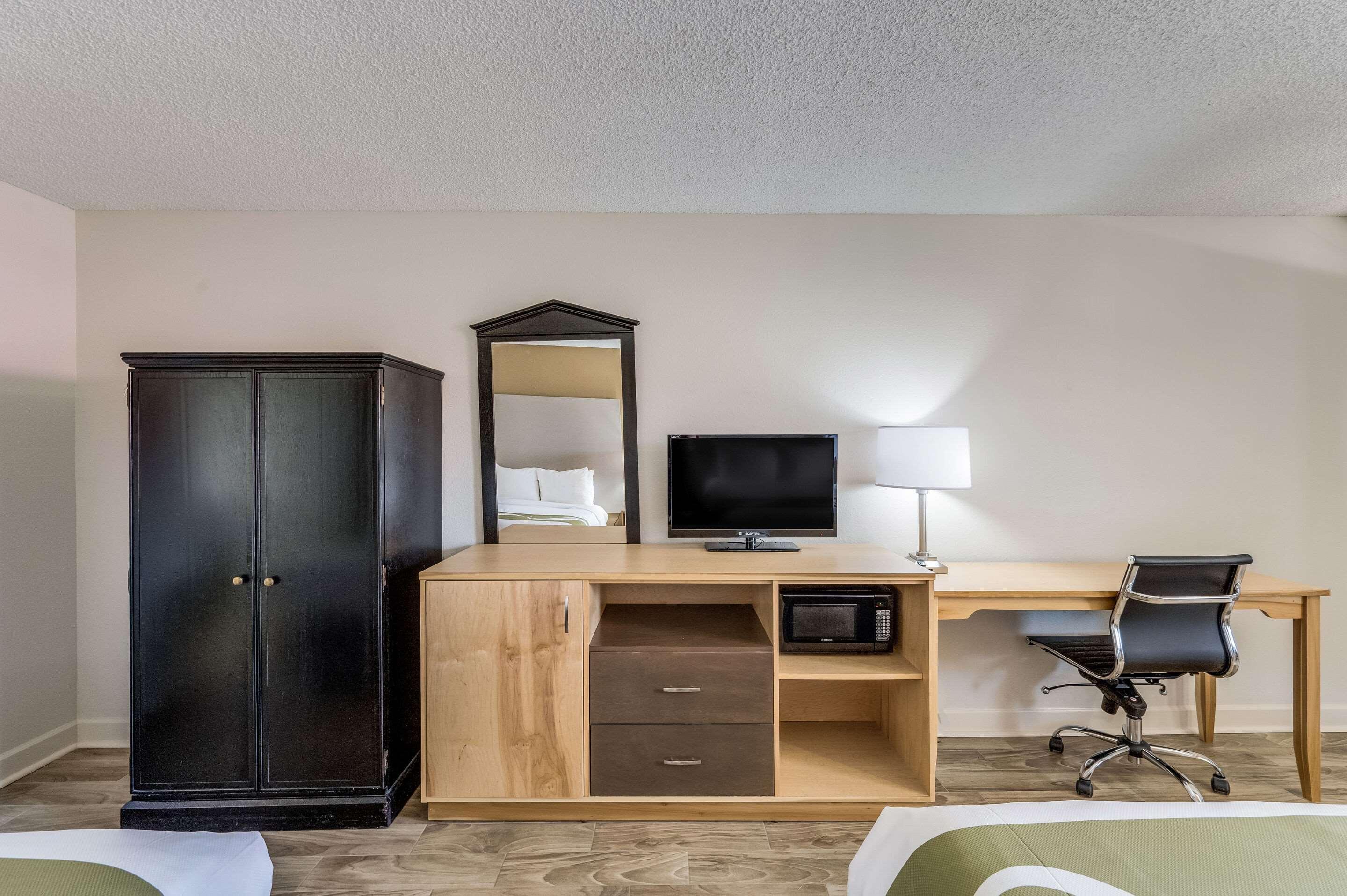 Quality Inn & Suites Hot Springs-Lake Hamilton Exteriör bild